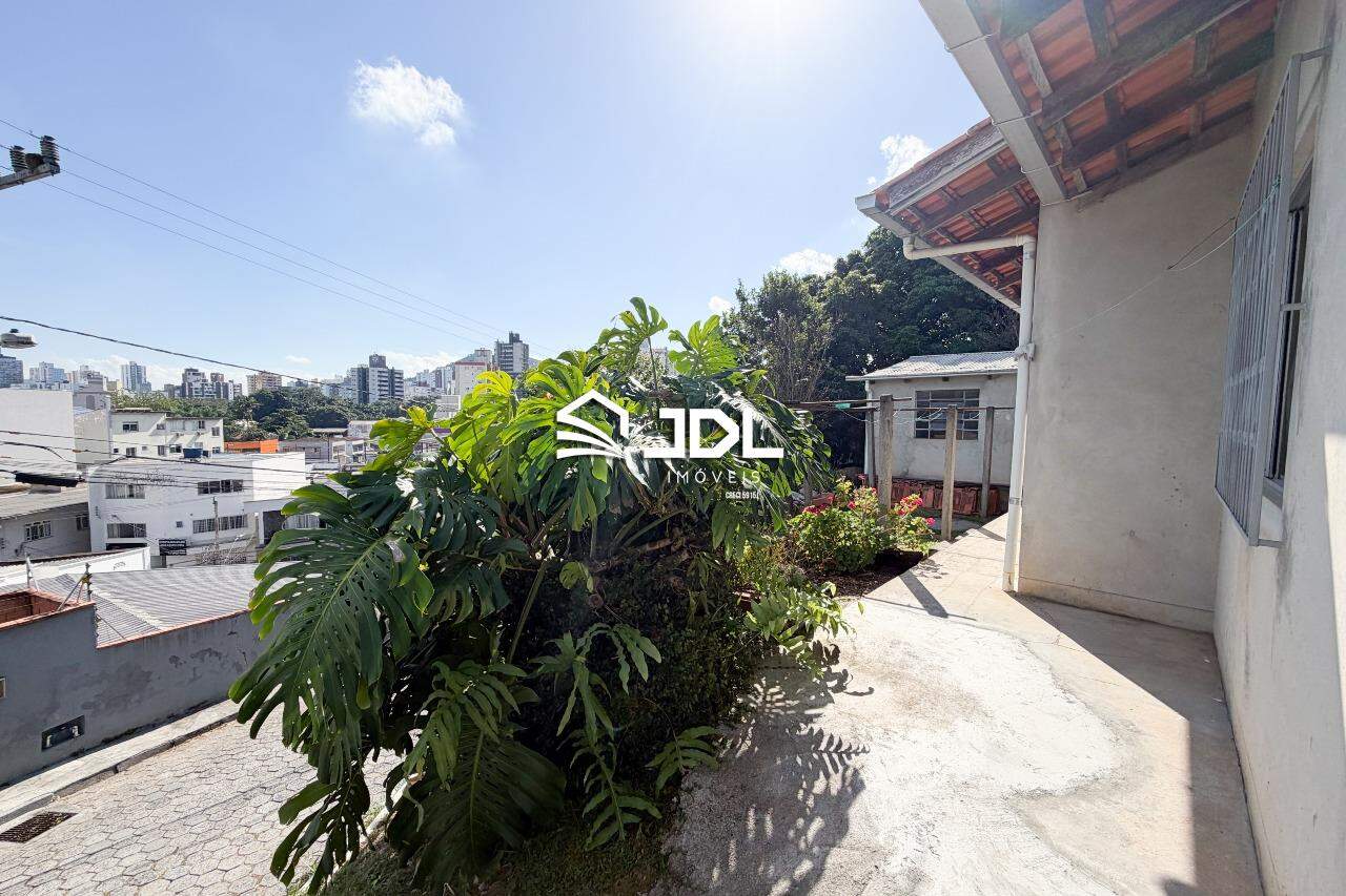 Casa à venda no bairro Centro: 