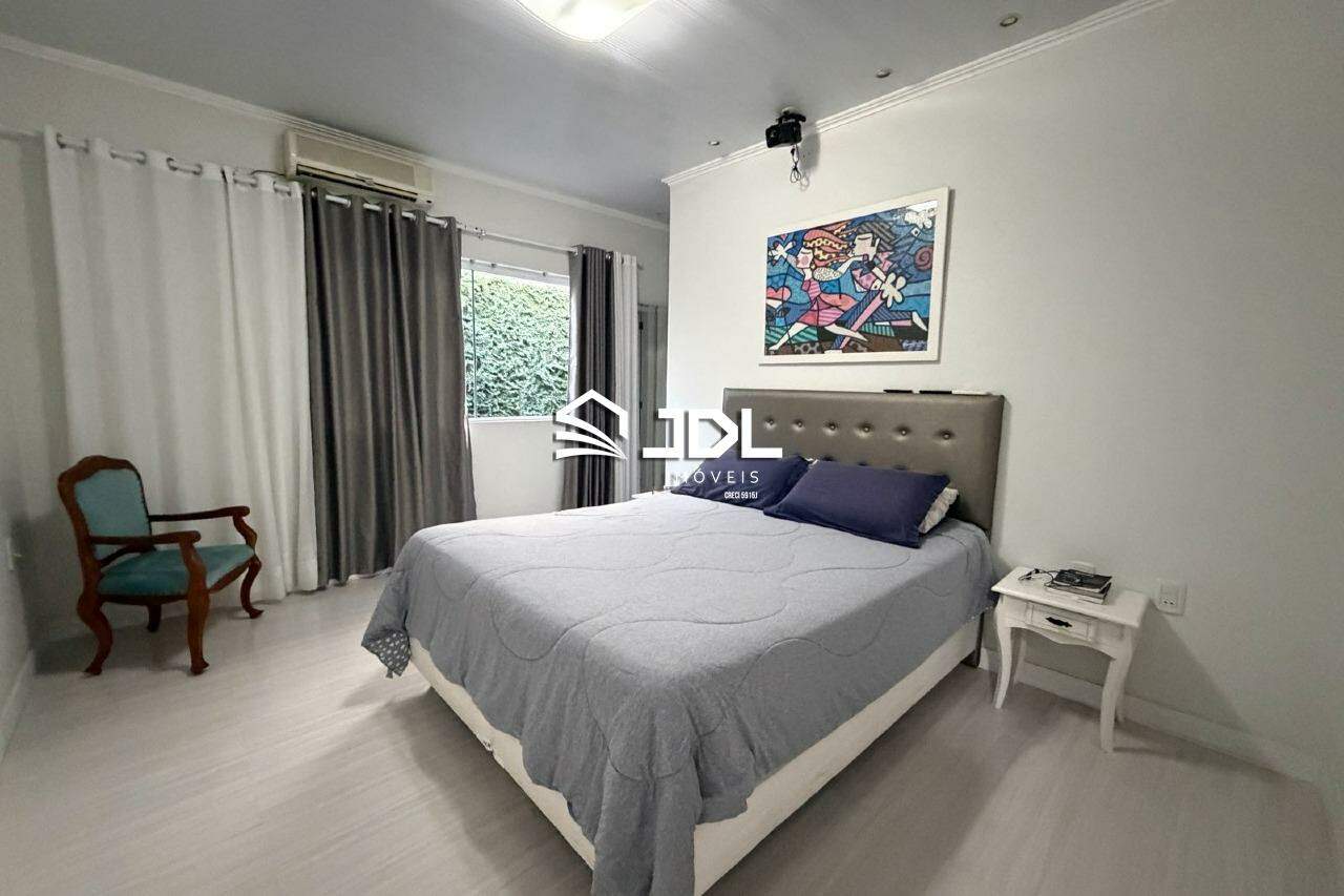 Casa à venda no bairro Garcia: 
