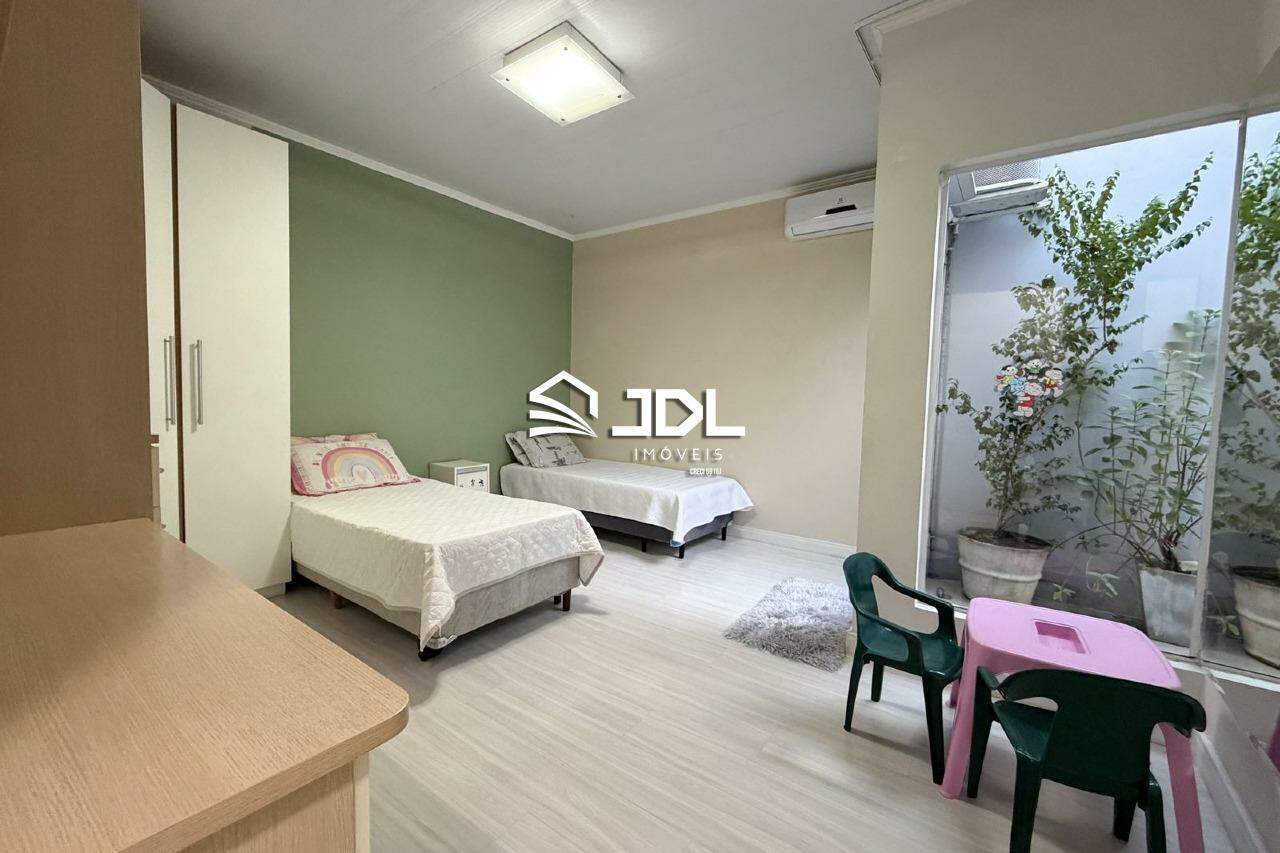Casa à venda no bairro Garcia: 
