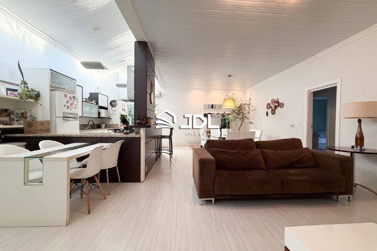 Casa à venda no bairro Garcia: 