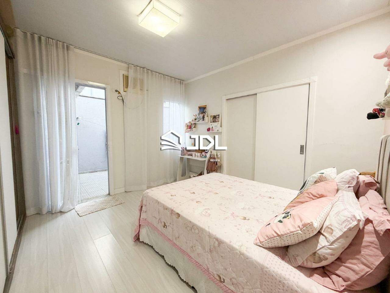 Casa à venda no bairro Garcia: 
