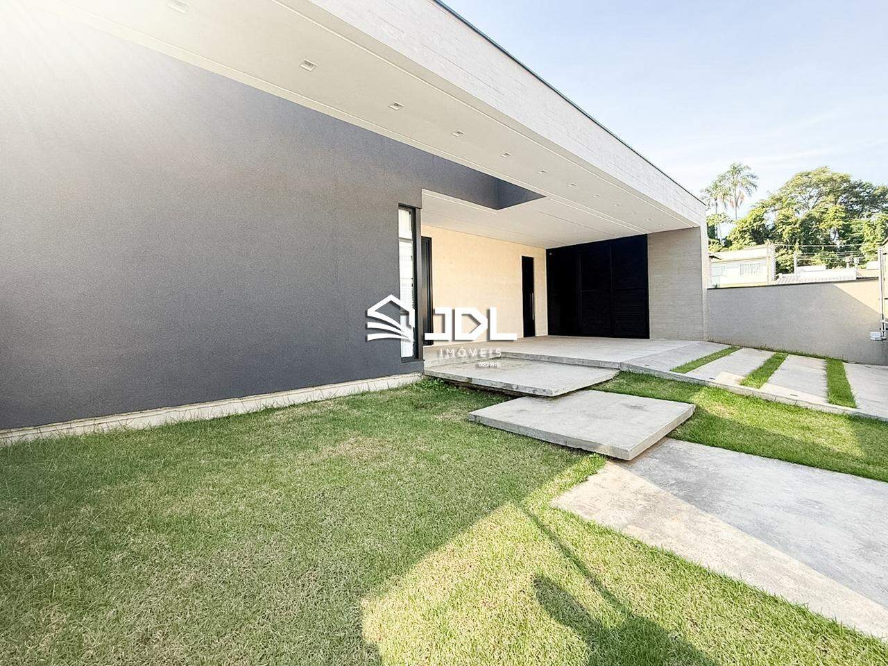 Casa à venda no bairro Velha Central: 