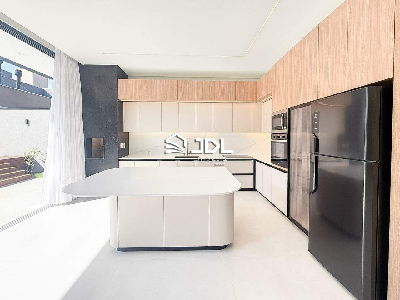 Casa à venda no bairro Velha Central: 