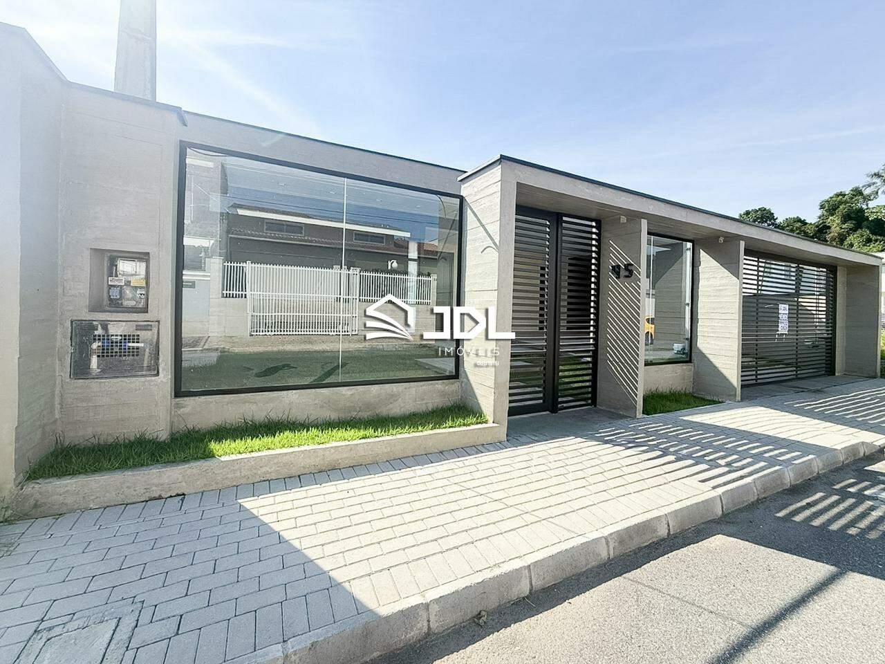 Casa à venda no bairro Velha Central: 