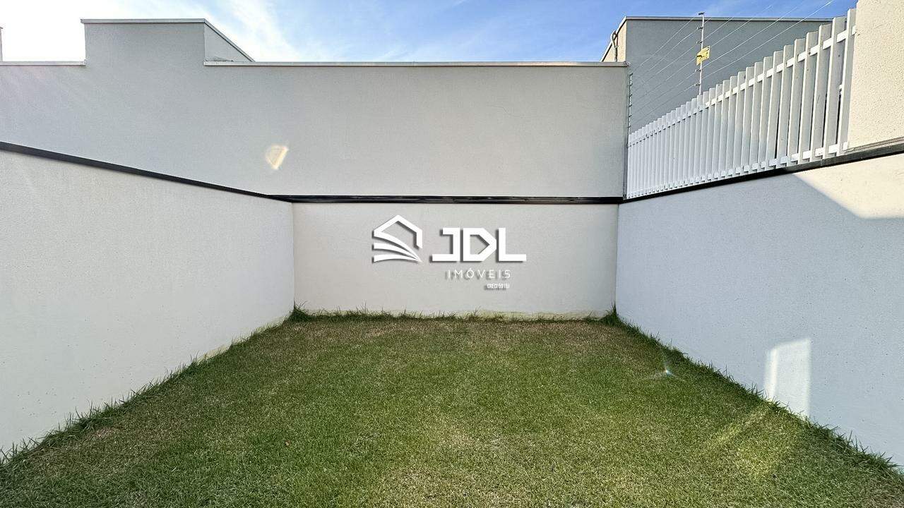 Casa à venda no bairro Velha Central: