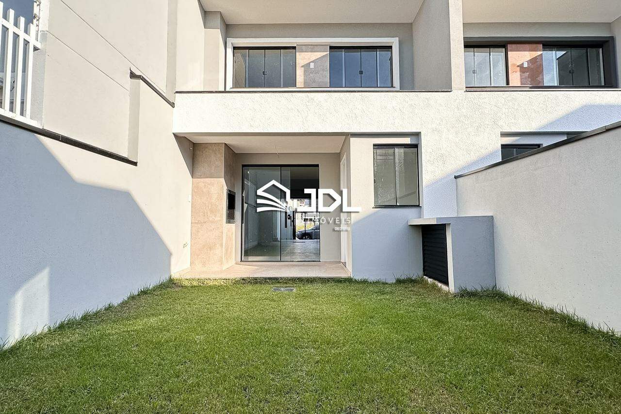 Casa à venda no bairro Velha Central: