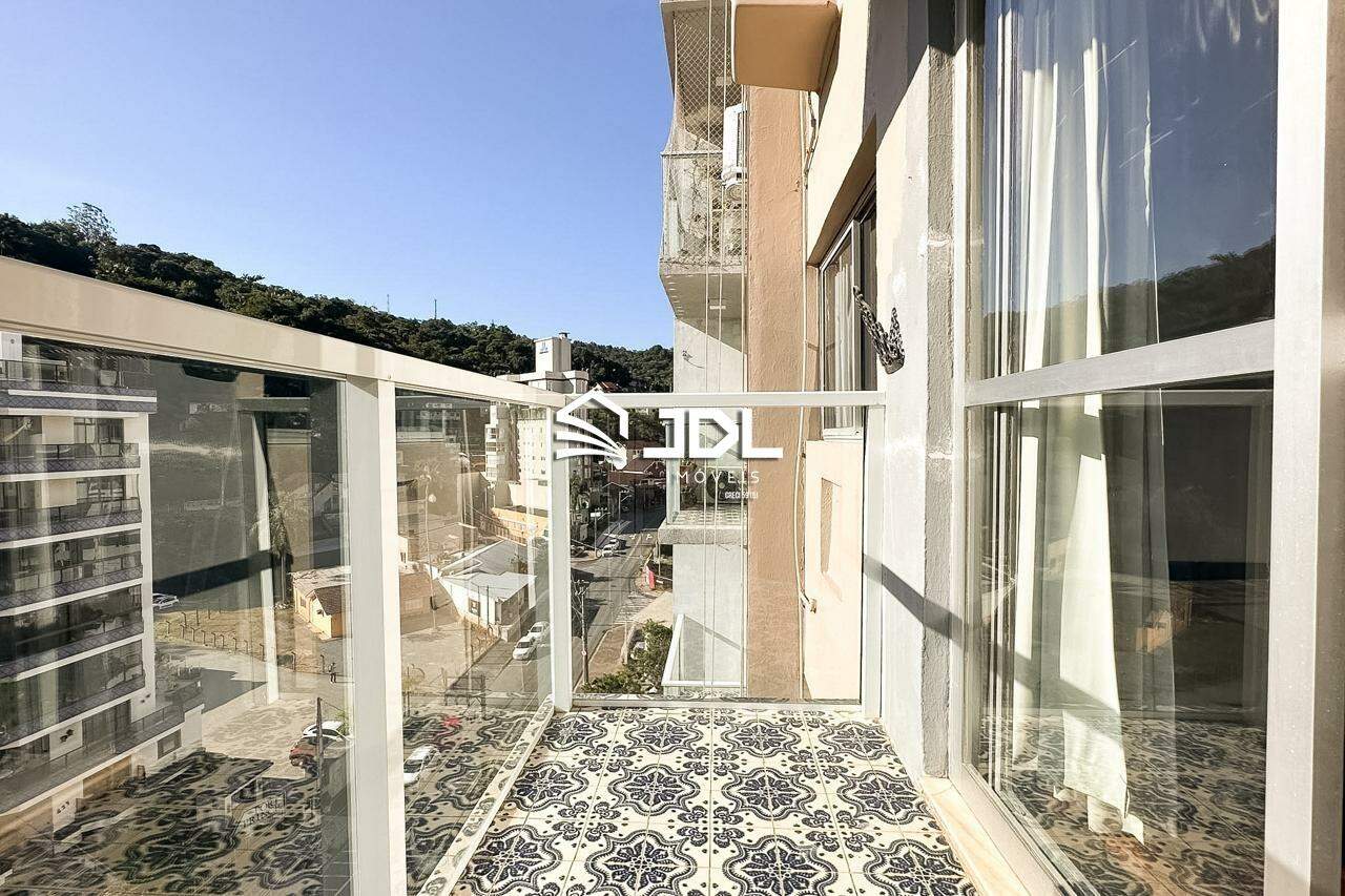 Apartamento à venda no bairro Ponta Aguda: 