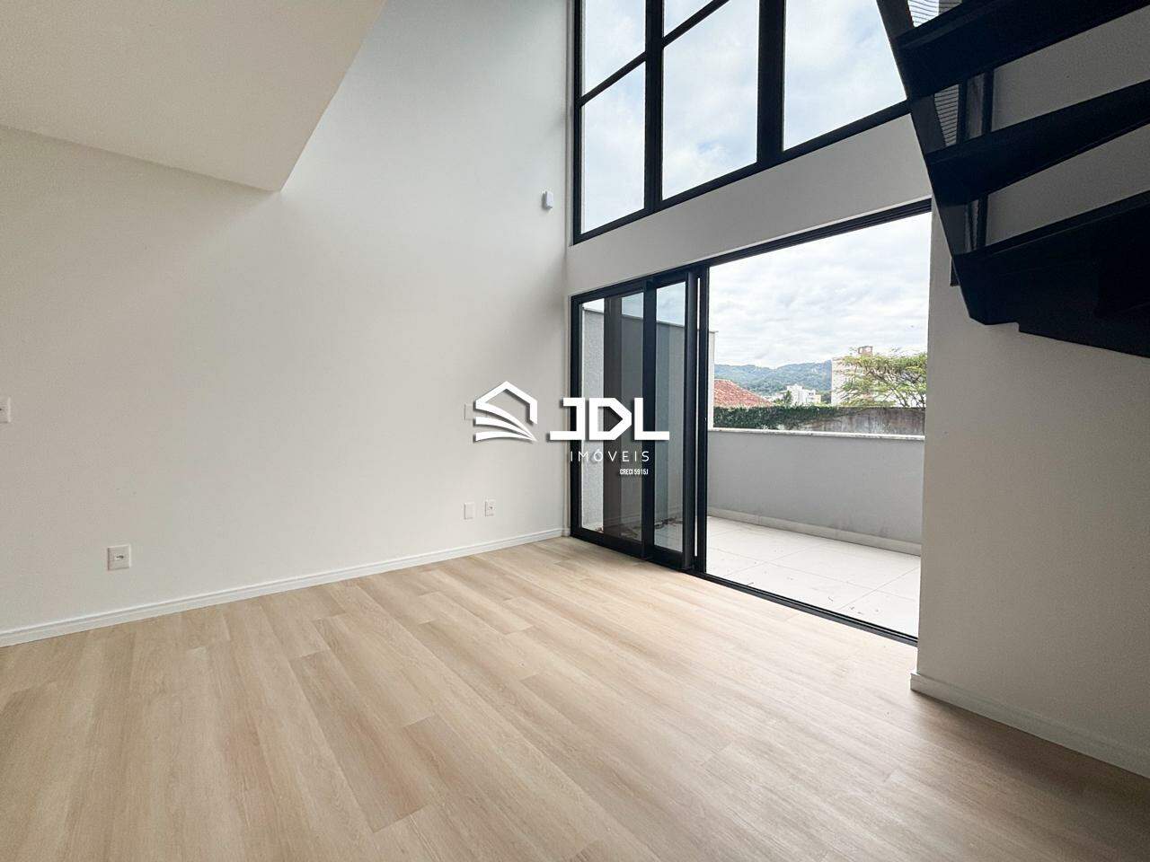 Apartamento Duplex à venda no bairro Velha: 