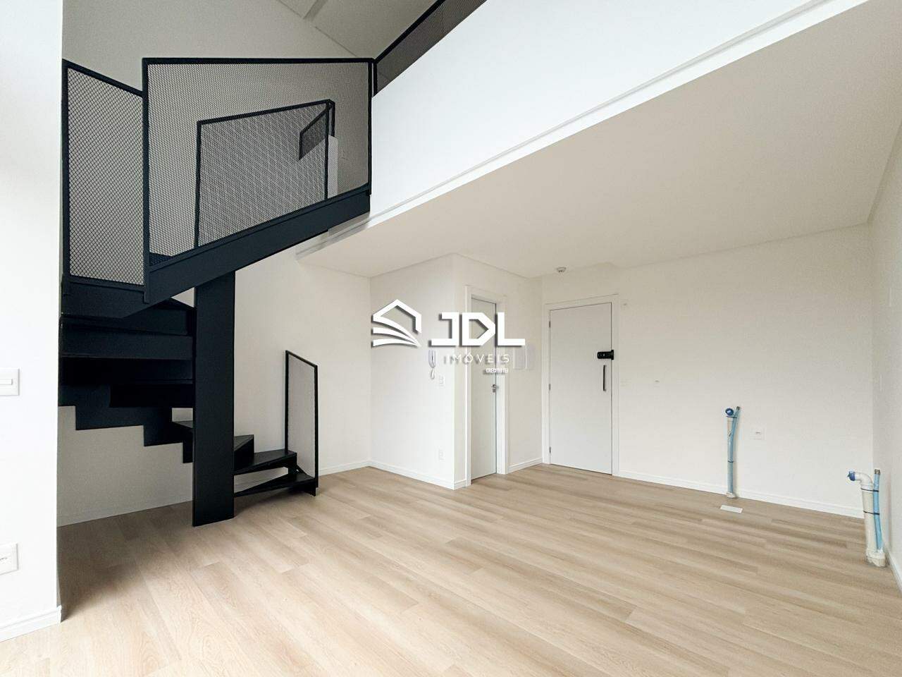 Apartamento Duplex à venda no bairro Velha: