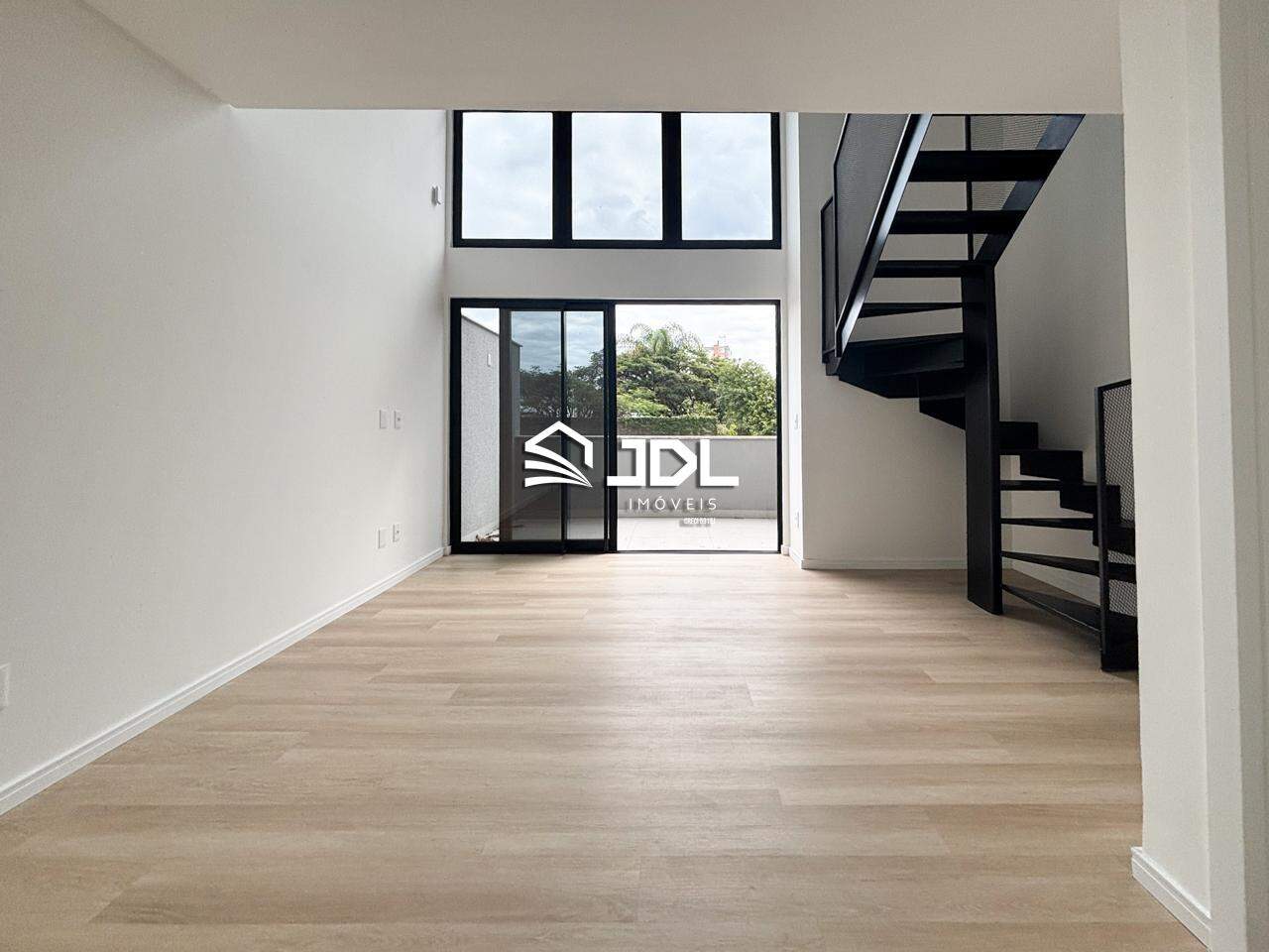 Apartamento Duplex à venda no bairro Velha: 