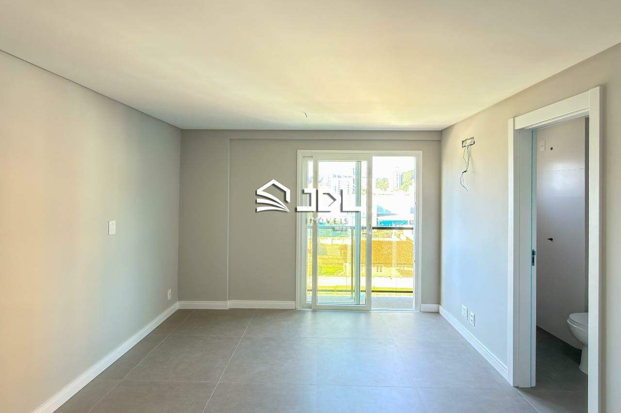 Apartamento à venda no bairro Velha: 