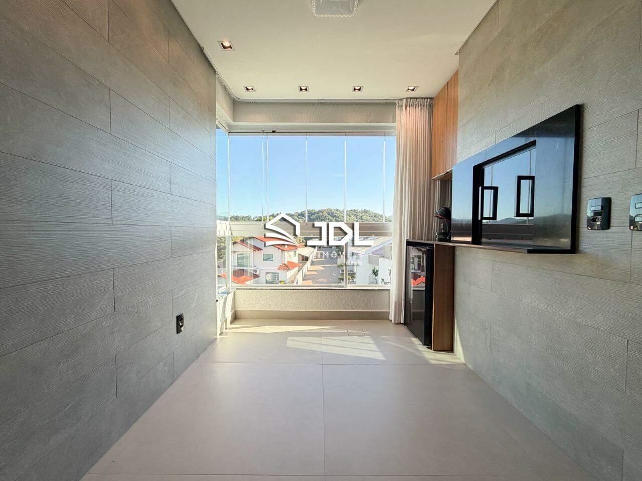 Apartamento à venda no bairro Velha: 