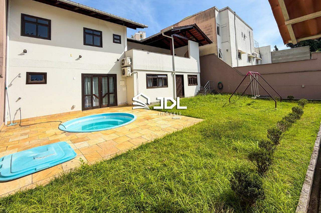 Casa à venda no bairro Vila Nova: