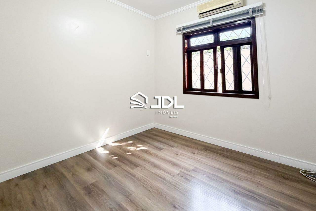 Casa à venda no bairro Vila Nova: