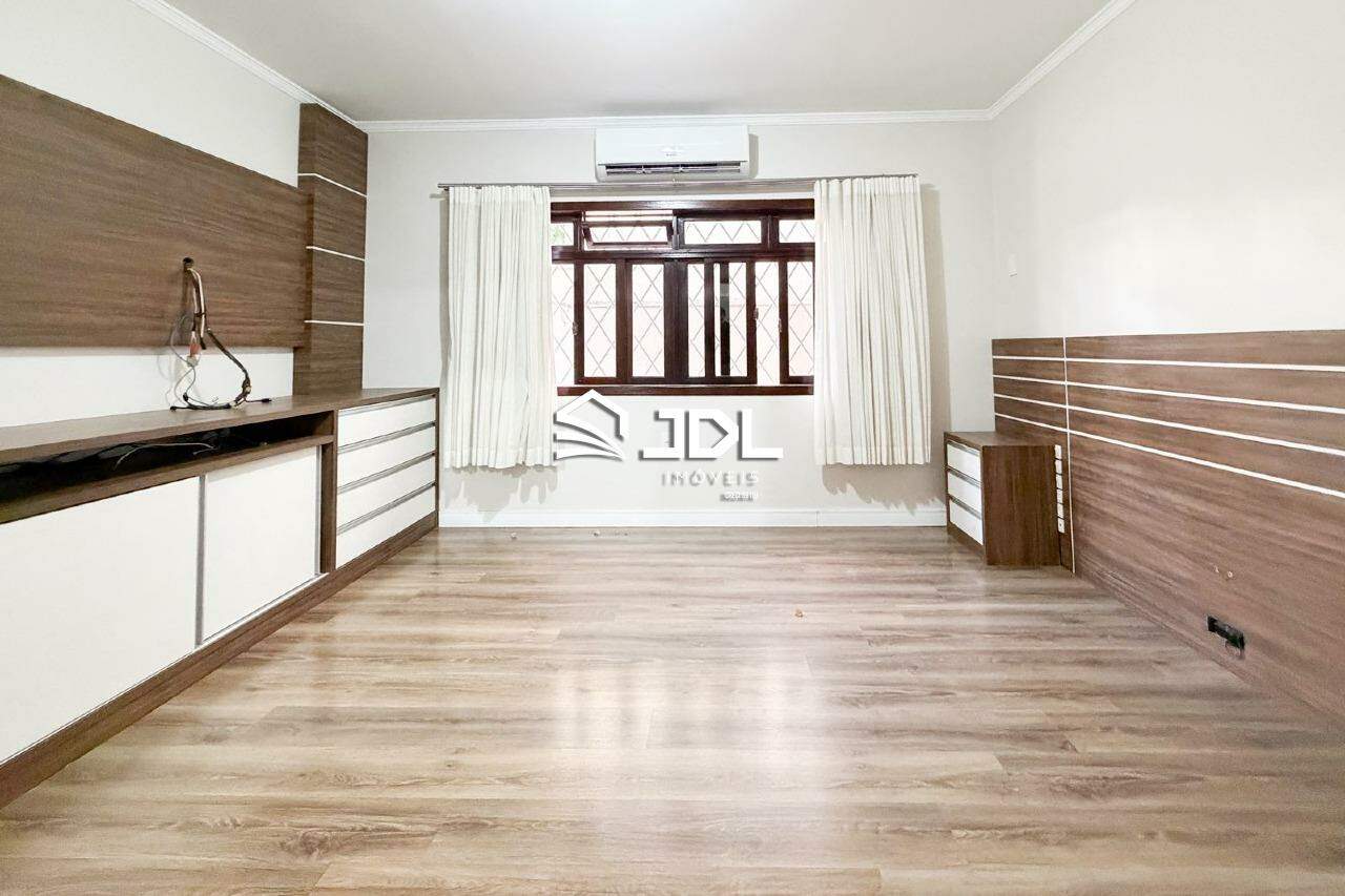 Casa à venda no bairro Vila Nova: