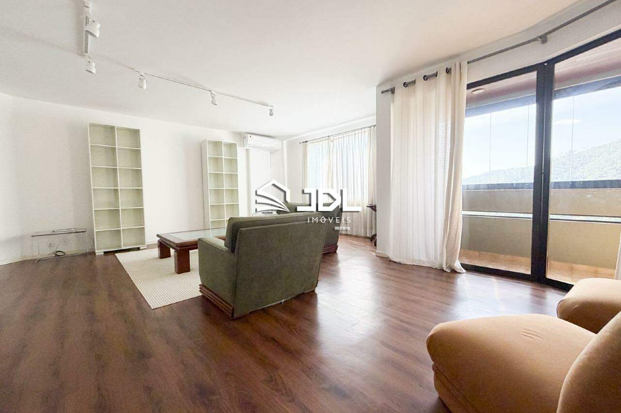 Apartamento à venda no bairro Ponta Aguda: 
