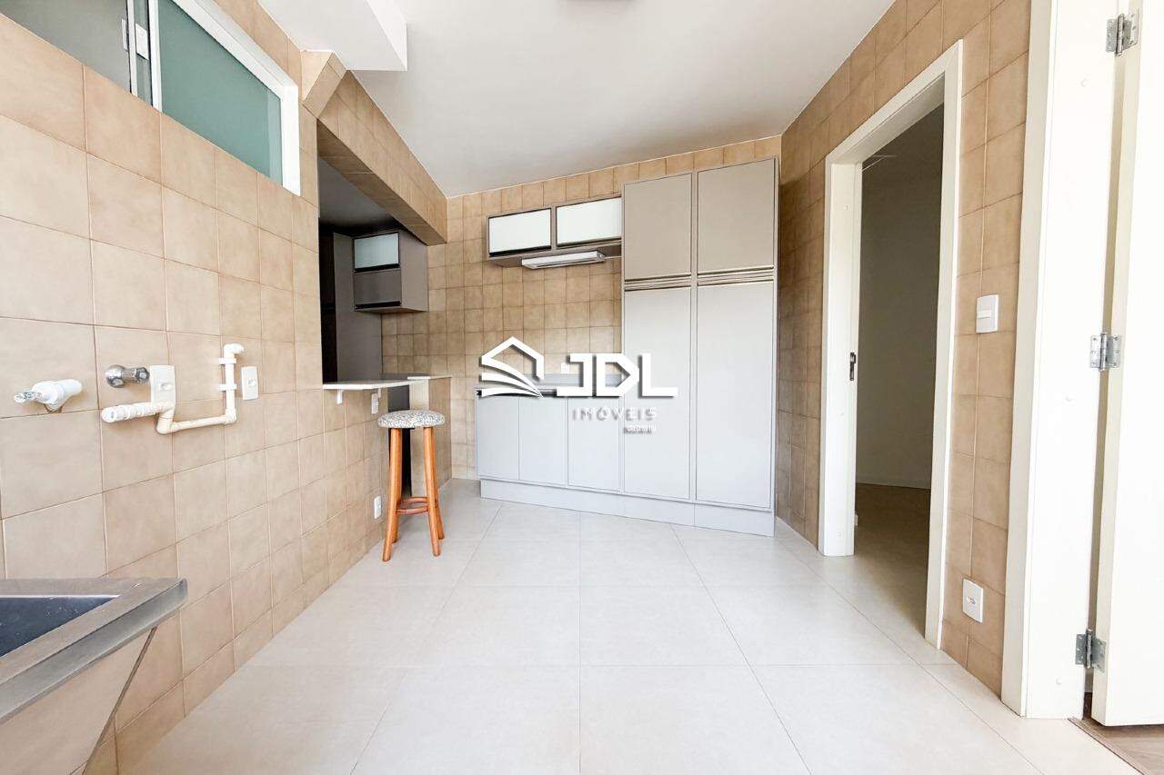 Apartamento à venda no bairro Ponta Aguda: