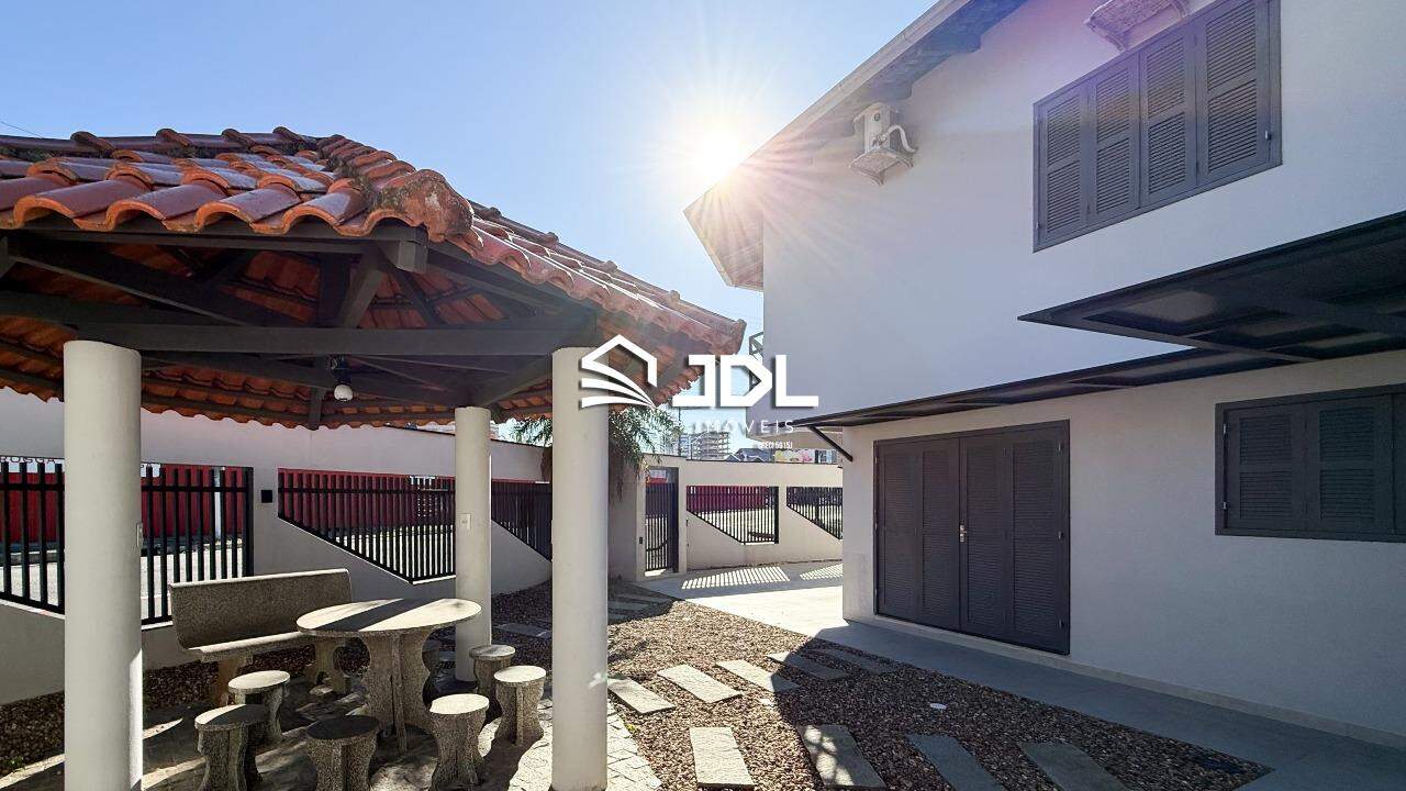 Casa à venda no bairro Centro: 