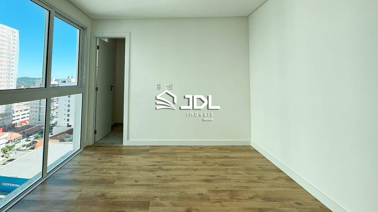 Apartamento à venda no bairro Centro: