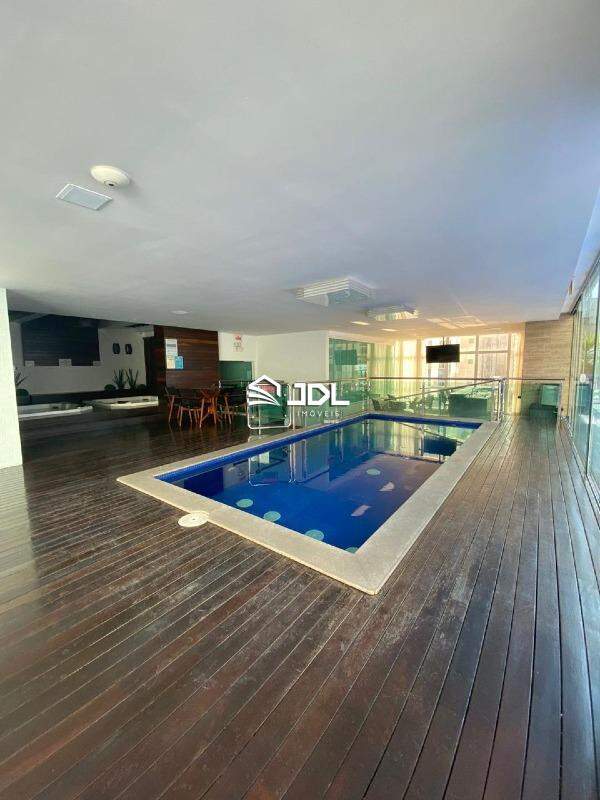 Apartamento à venda no bairro Meia Praia: 