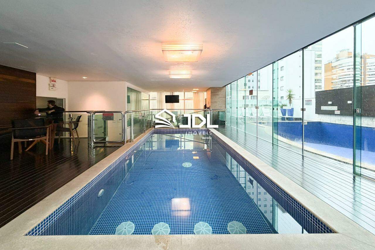 Apartamento à venda no bairro Meia Praia: 