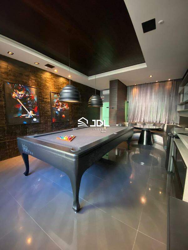 Apartamento à venda no bairro Meia Praia: 