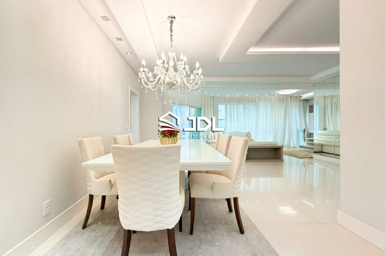 Apartamento à venda no bairro Meia Praia: 