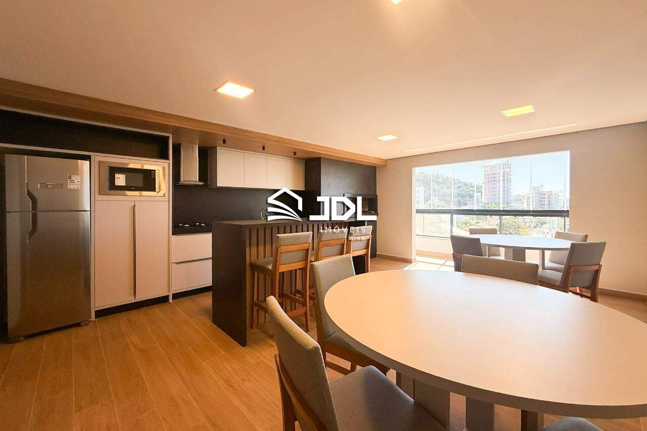 Apartamento à venda no bairro Centro: 