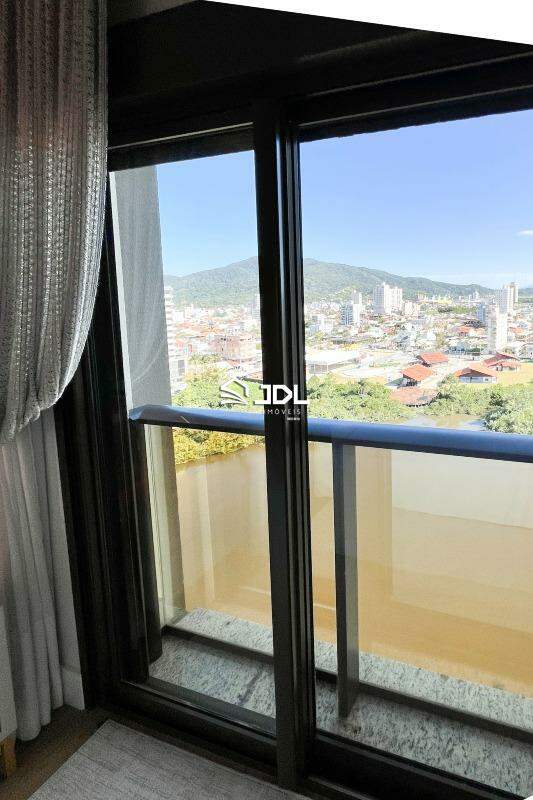 Apartamento à venda no bairro Perequê: 