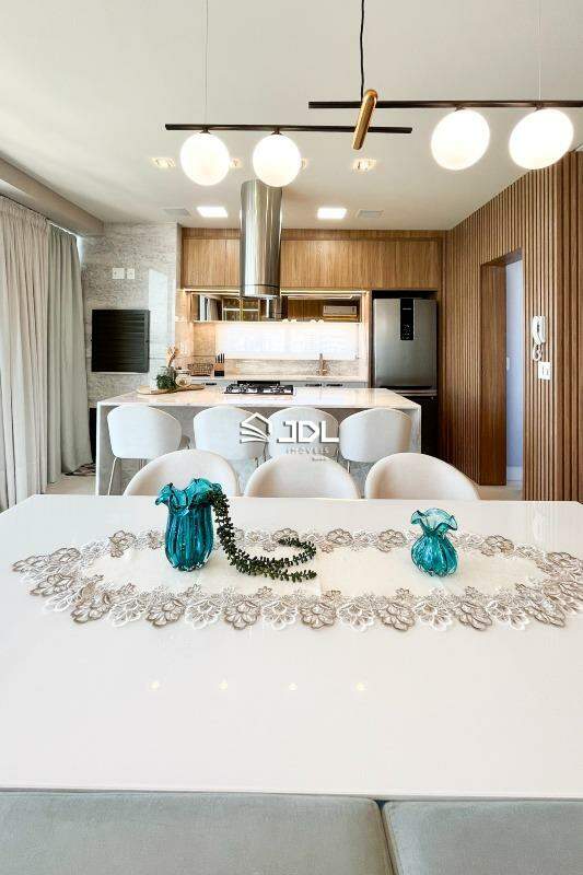Apartamento à venda no bairro Perequê: 