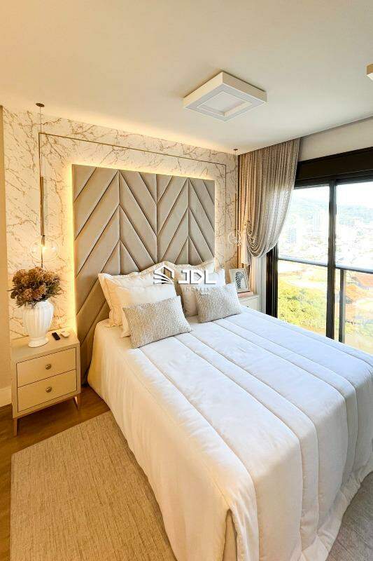 Apartamento à venda no bairro Perequê: 
