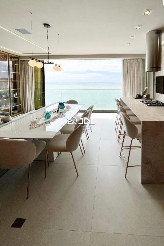 Apartamento à venda no bairro Perequê: 