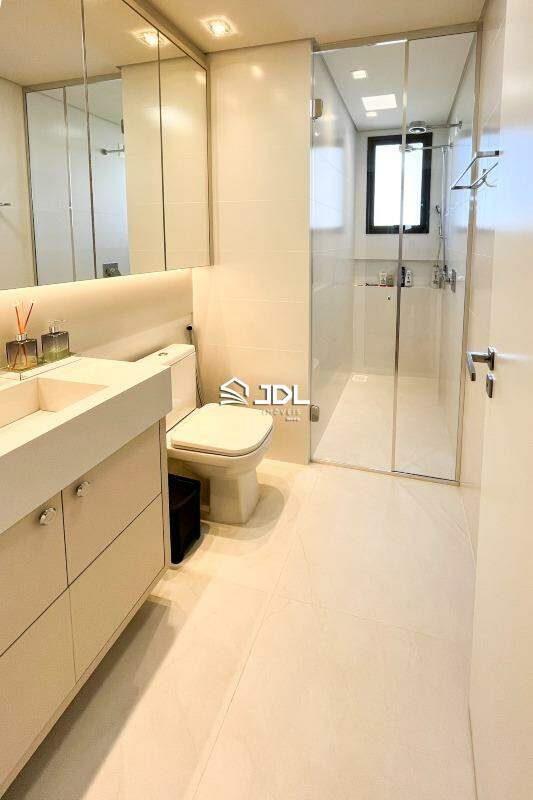 Apartamento à venda no bairro Perequê: 