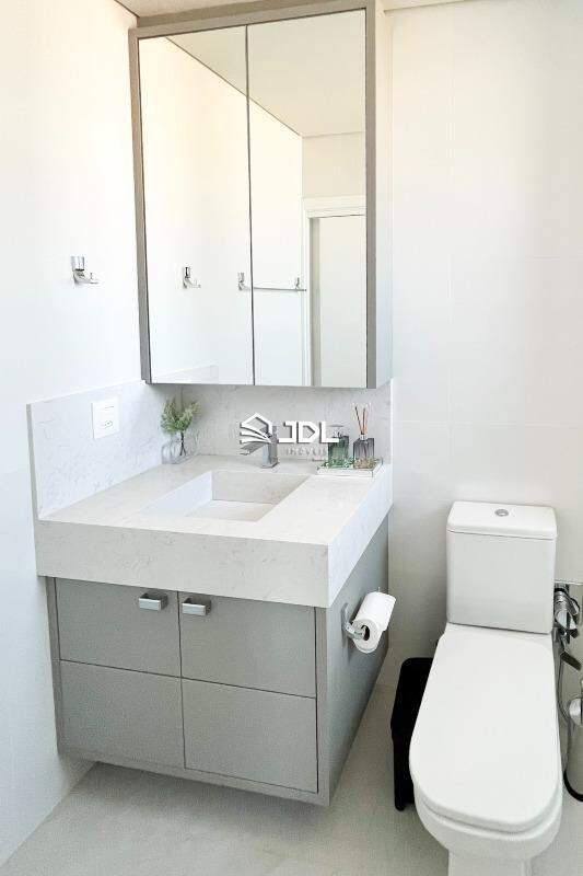 Apartamento à venda no bairro Perequê: 