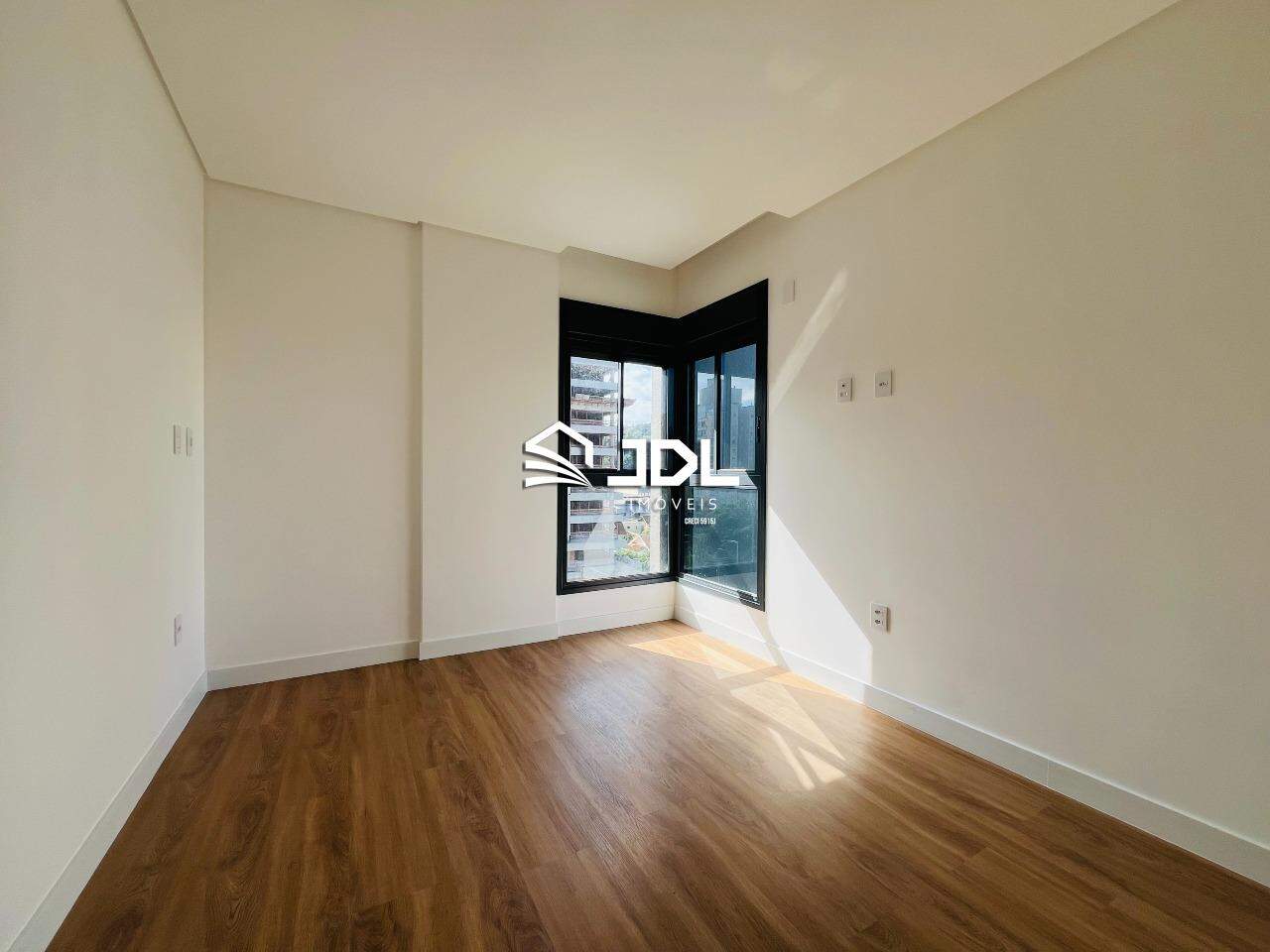 Apartamento à venda no bairro Victor Konder: