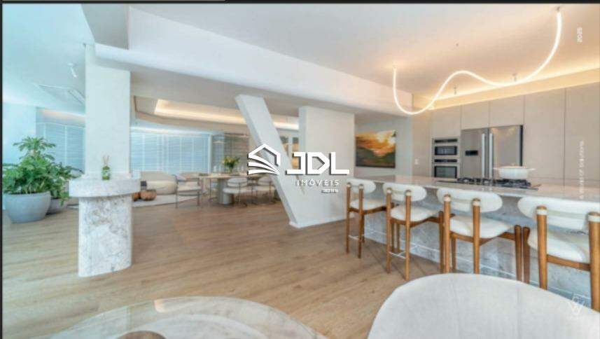 Apartamento à venda no bairro Barra Sul: 