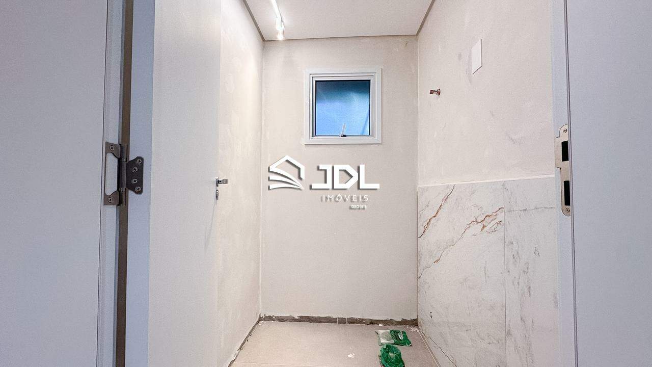 Casa à venda no bairro Salto: 