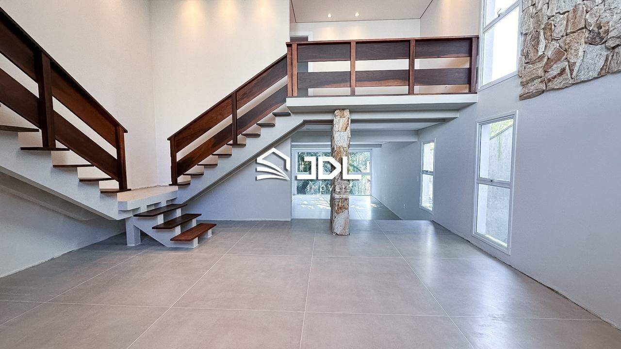 Casa à venda no bairro Salto: 