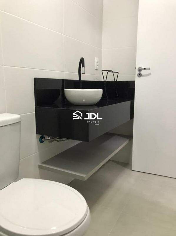 Apartamento à venda no bairro Velha: 