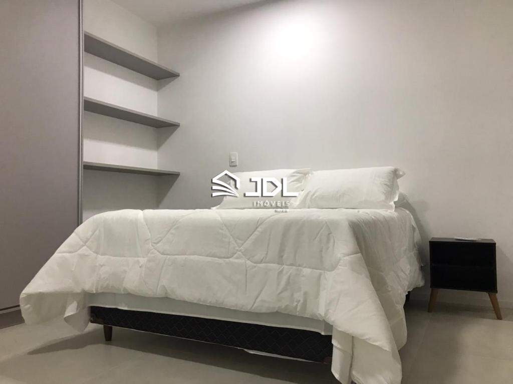 Apartamento à venda no bairro Velha: 