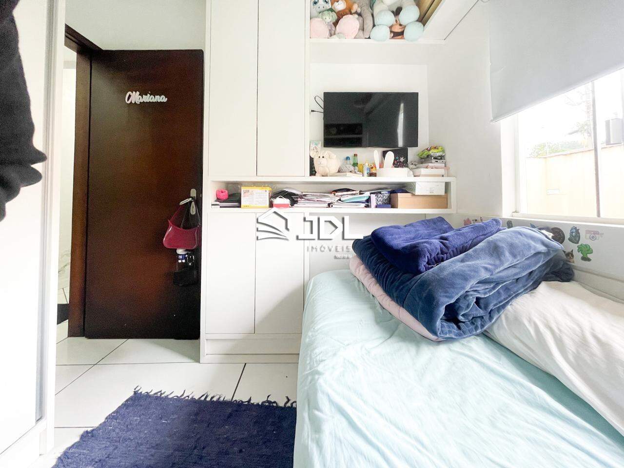 Casa à venda no bairro Velha: 