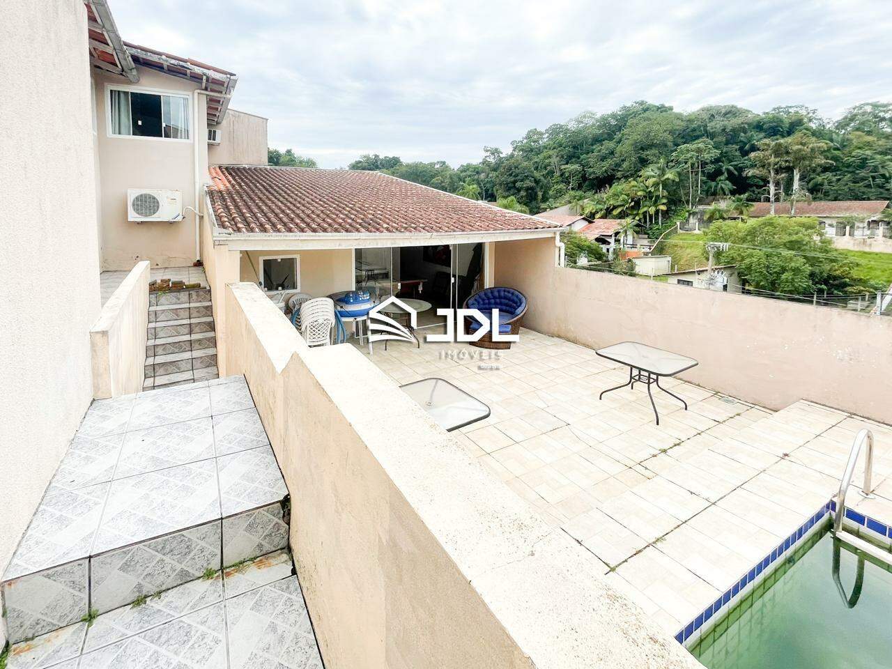 Casa à venda no bairro Velha: 