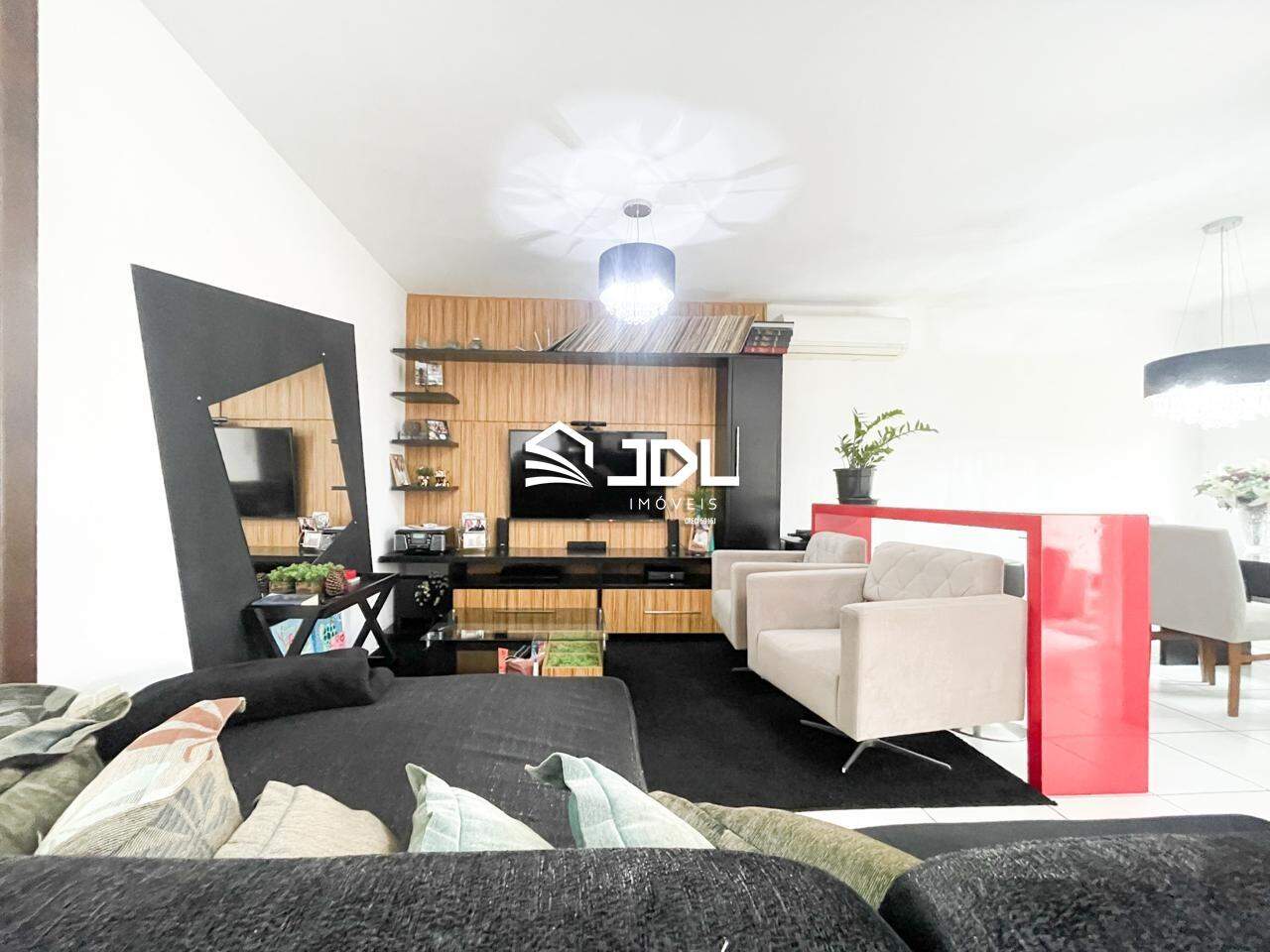 Casa à venda no bairro Velha: 