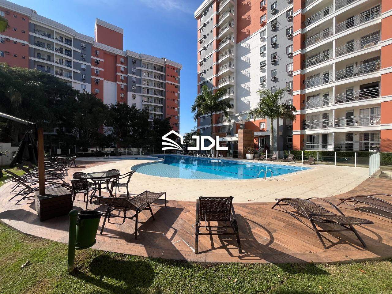 Apartamento à venda no bairro Água Verde: 