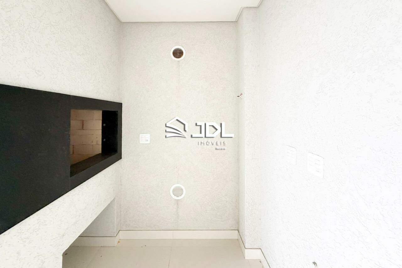 Apartamento à venda no bairro Meia Praia: 