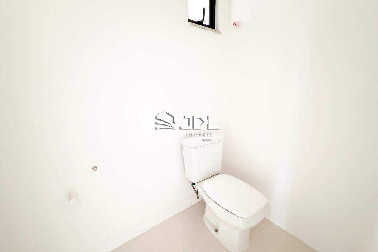 Apartamento à venda no bairro Meia Praia: 