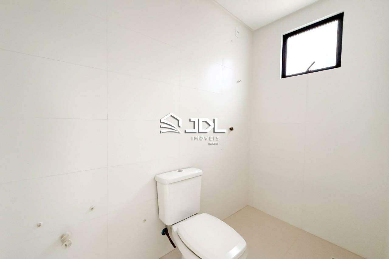 Apartamento à venda no bairro Meia Praia: 
