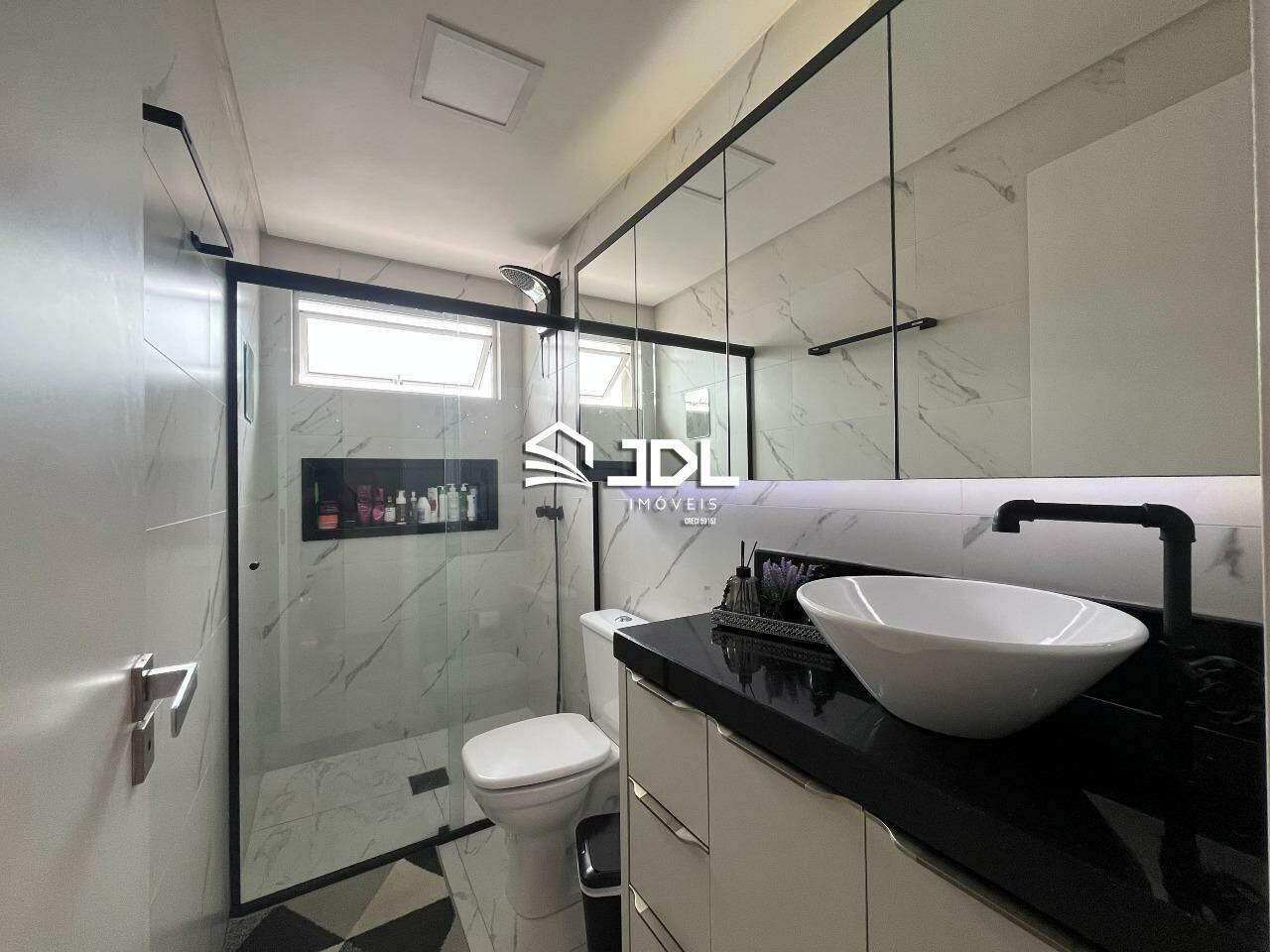 Apartamento à venda no bairro Velha: 