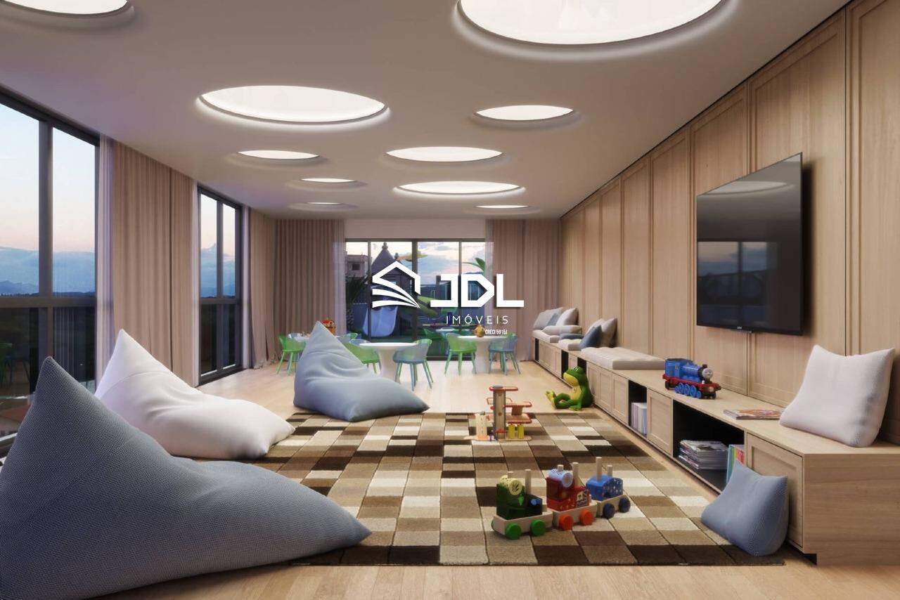 Apartamento à venda no bairro Meia Praia: 