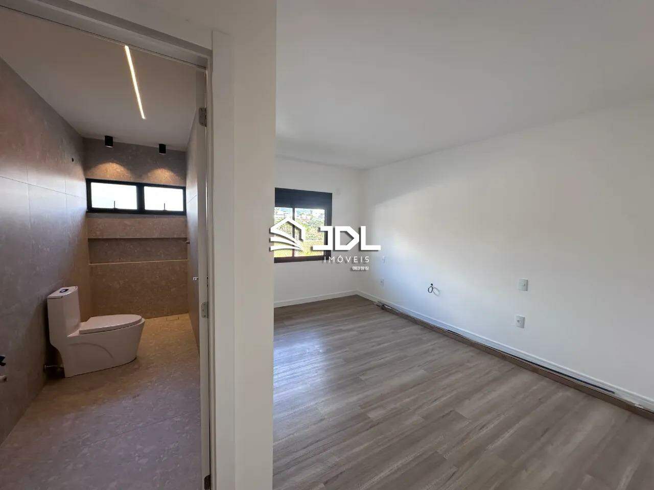Casa à venda no bairro Água Verde: 